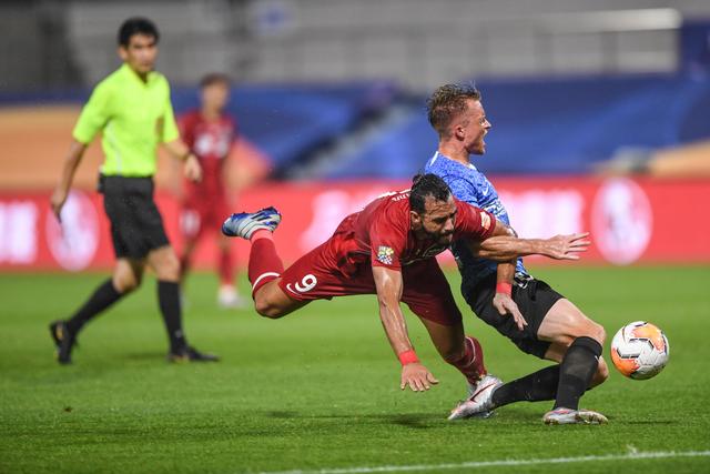 杨瀚森18+11+4帽青岛不敌浙江 新疆大胜上海